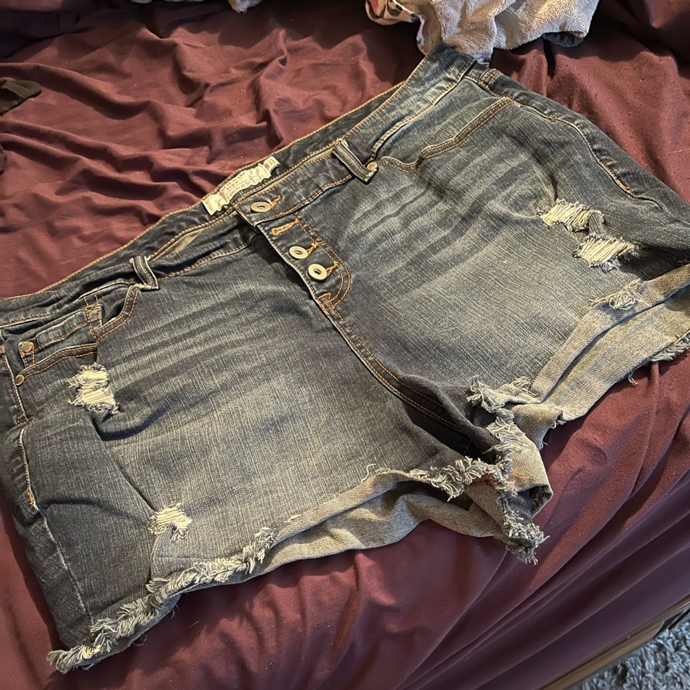 Torrid mid rise shorts size 20
